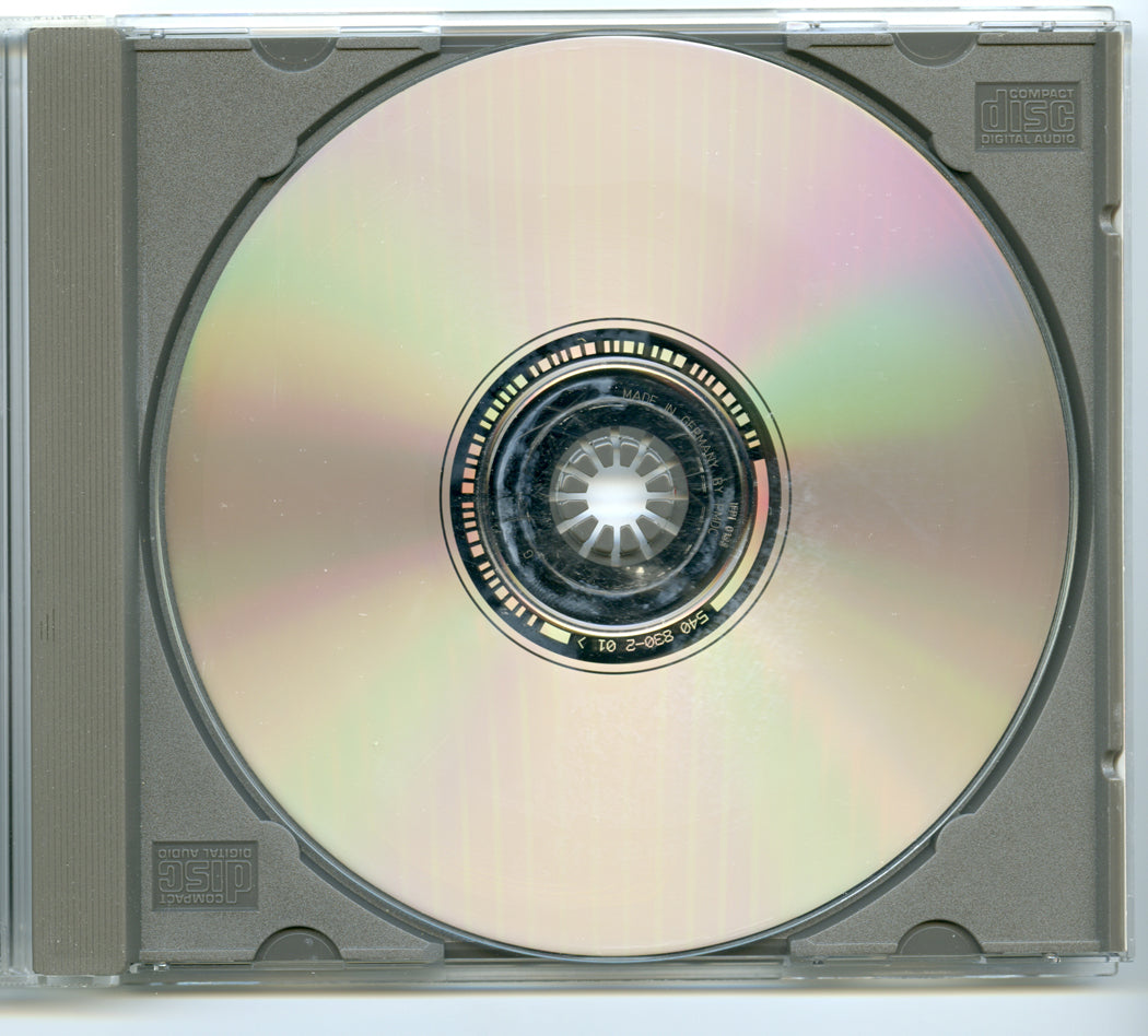 007 : TOMORROW NEVER DIES Original CD Soundtrack (CD face)