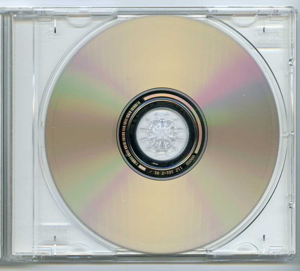 007 : THE WORLD IS NOT ENOUGH Original CD Soundtrack (CD face)