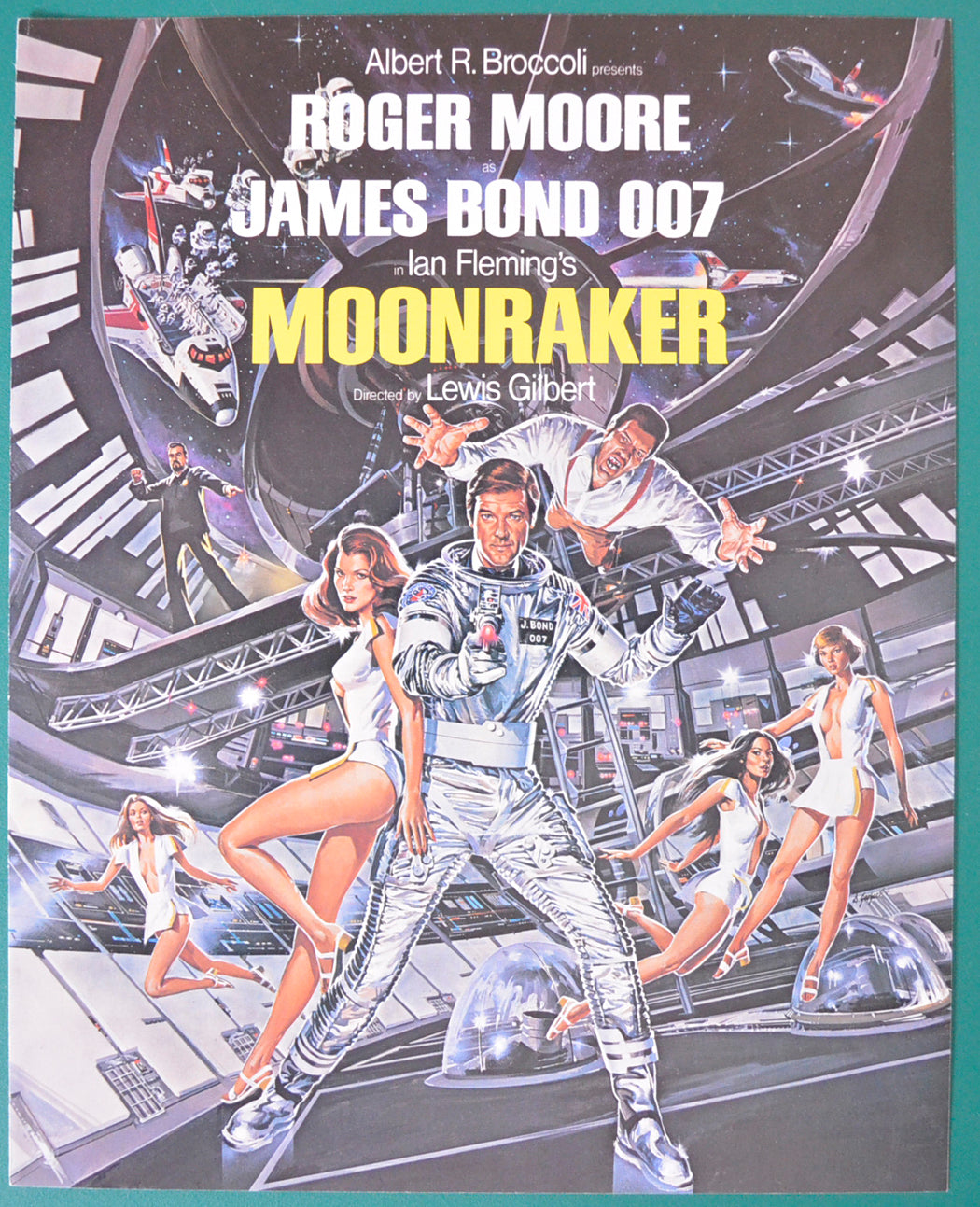 007 : Moonraker  (James Bond)  Original 4 Page Cinema Exhibitors Synopsis / Credits Booklet