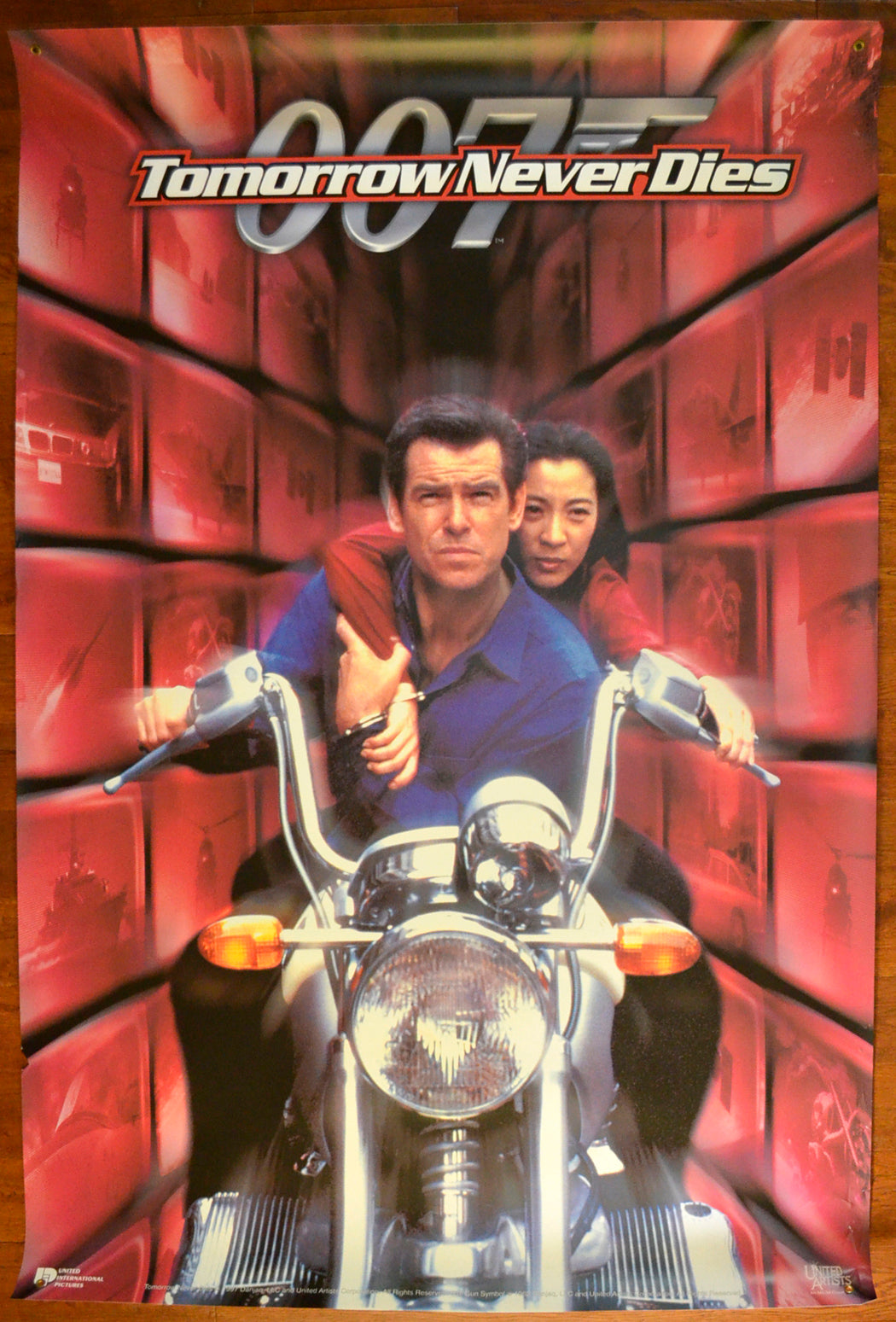 007 : TOMORROW NEVER DIES Cinema BANNER – BACK View 