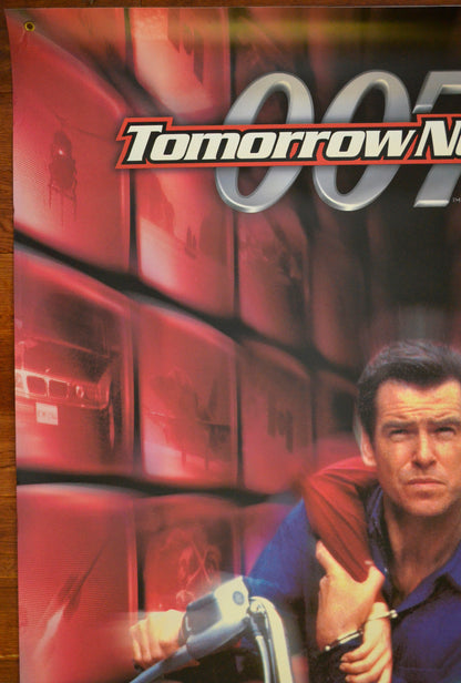 007 : TOMORROW NEVER DIES Cinema BANNER – BACK Top Left View 