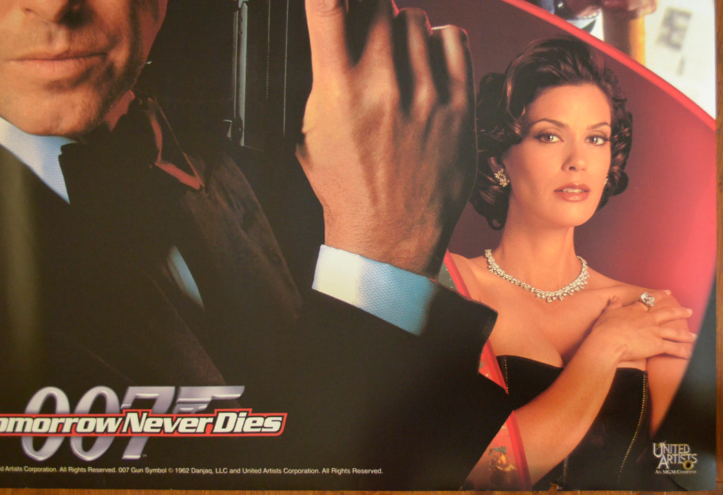 007 : TOMORROW NEVER DIES Cinema BANNER – BACK Bottom Right View 