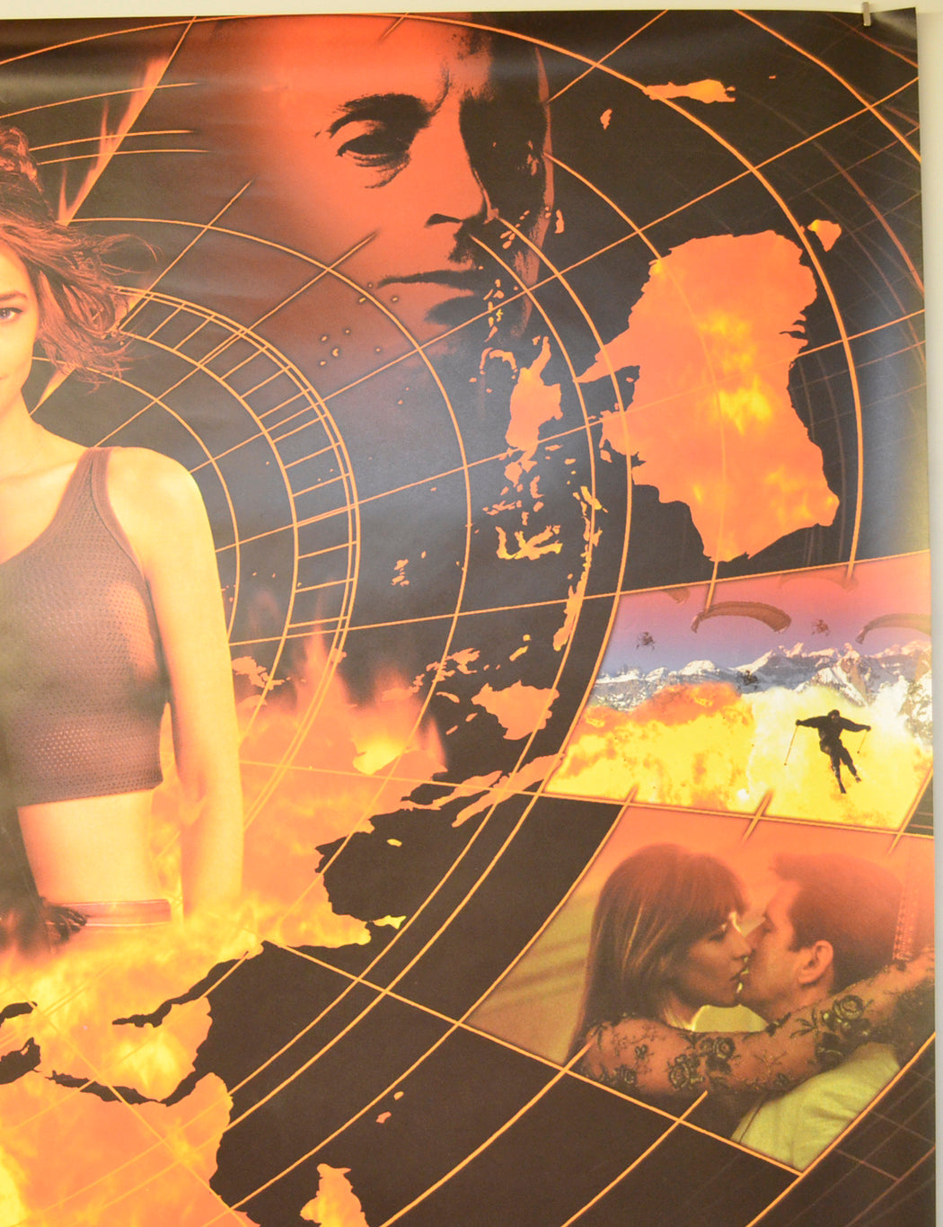 007 : THE WORLD IS NOT ENOUGH (Top Right) Cinema 4 Sheet Movie Poster 