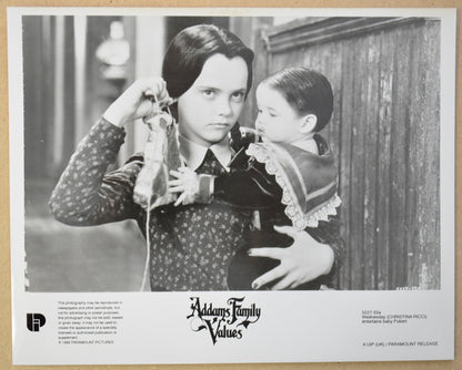 ADDAMS FAMILY VALUES Original Cinema Press Kit – Press Still 05 