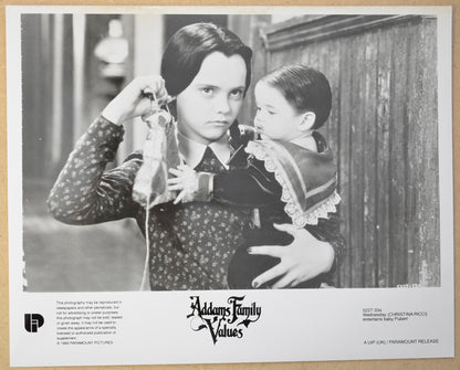 ADDAMS FAMILY VALUES Original Cinema Press Kit – Press Still 05 