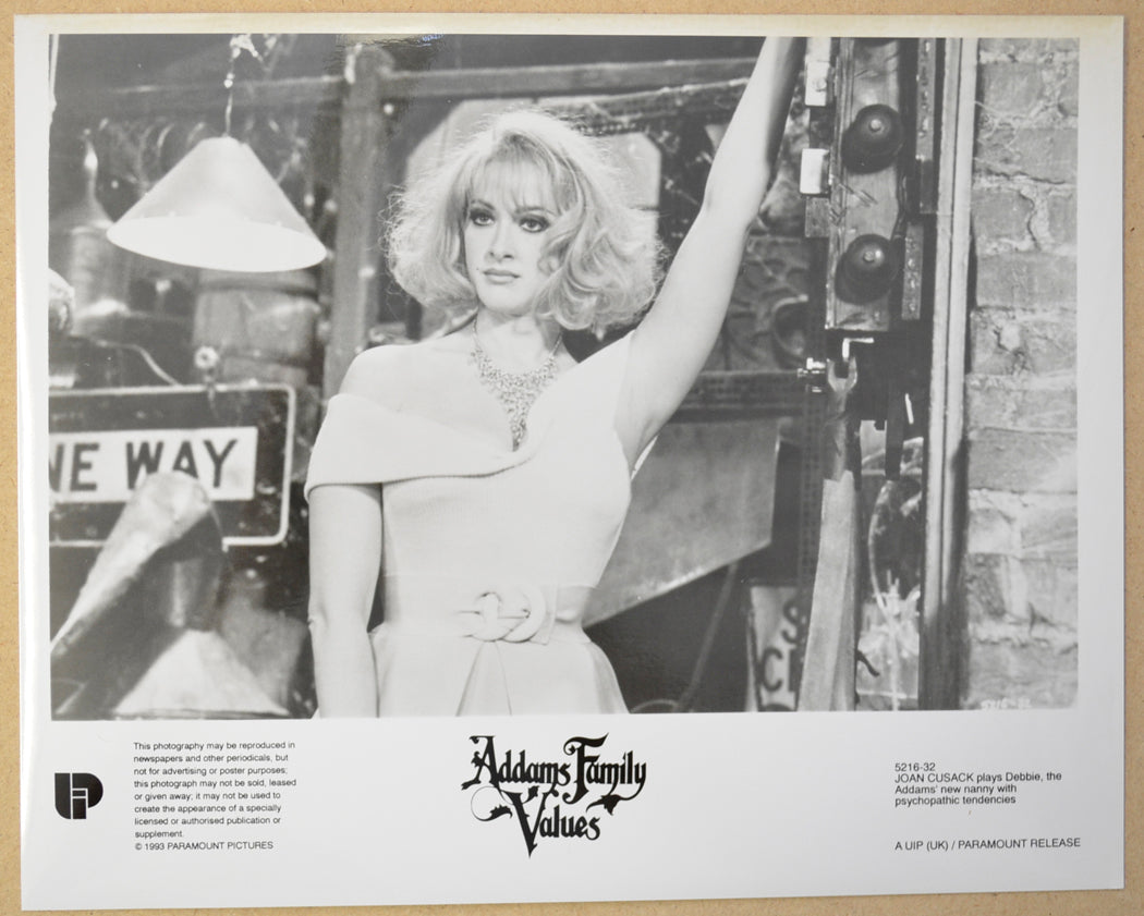 ADDAMS FAMILY VALUES Original Cinema Press Kit – Press Still 06 