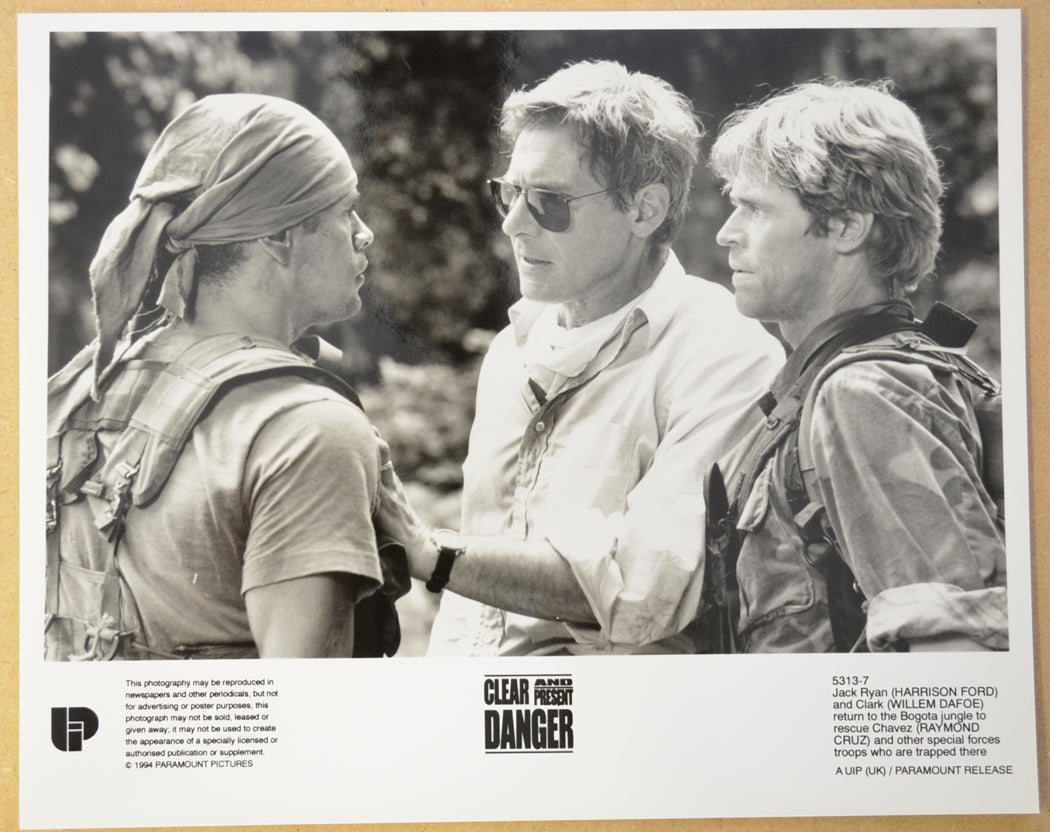 CLEAR AND PRESENT DANGER Original Cinema Press Kit – Press Still 02 