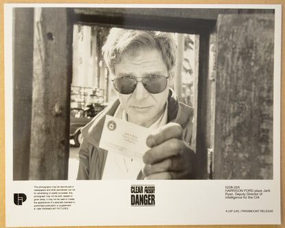 CLEAR AND PRESENT DANGER Original Cinema Press Kit – Press Still 03 