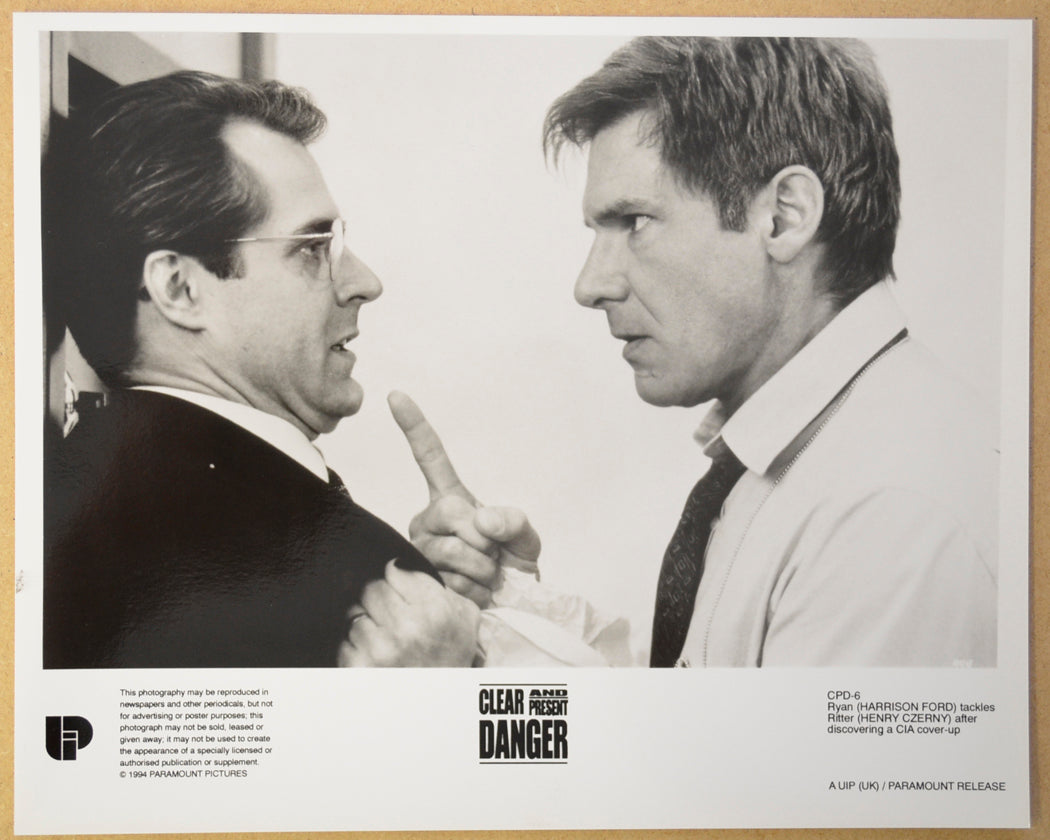 CLEAR AND PRESENT DANGER Original Cinema Press Kit – Press Still 04 