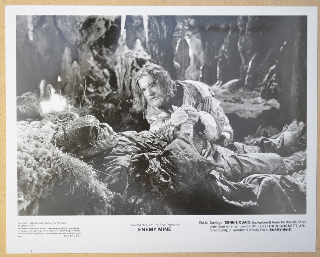 ENEMY MINE (Still 1) Cinema Black and White Press Stills 