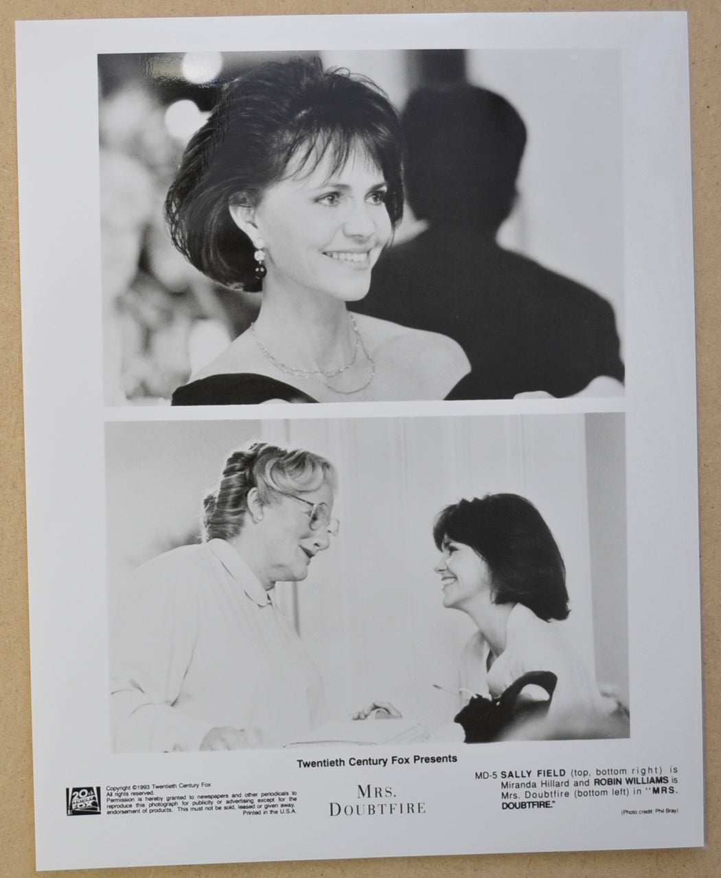 MRS DOUBTFIRE Original Cinema Press Kit – Press Still 04 