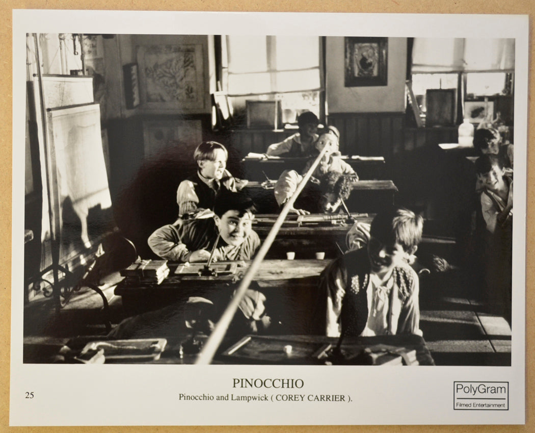 THE ADVENTURES OF PINOCCHIO Original Cinema Press Kit – Press Still 04 