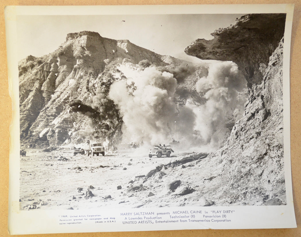 PLAY DIRTY (Still 2) Cinema Black and White Press Stills 