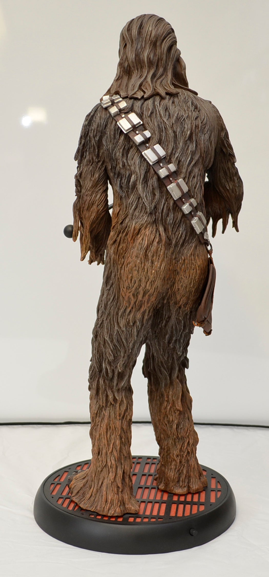 STAR WARS : SIDESHOW PREMIUM FORMAT CHEWBACCA – BackView 