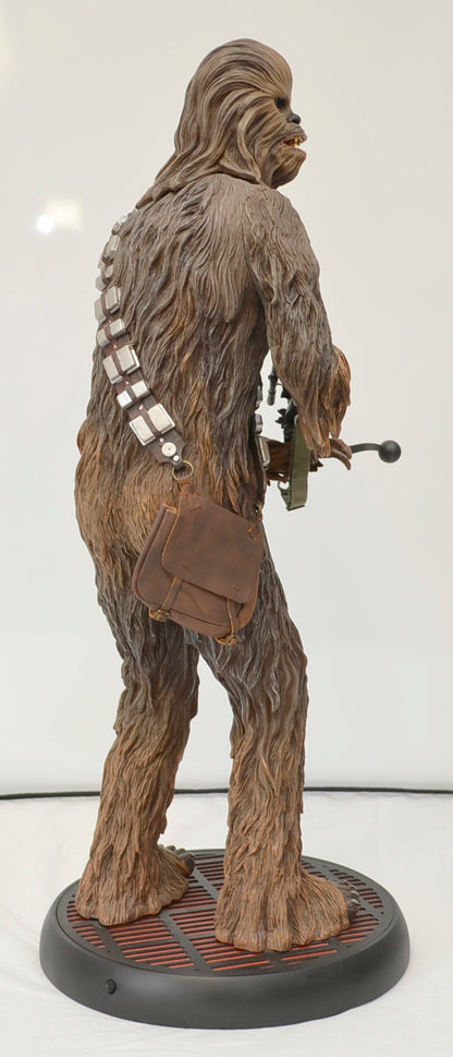 STAR WARS : SIDESHOW PREMIUM FORMAT CHEWBACCA – BackView 