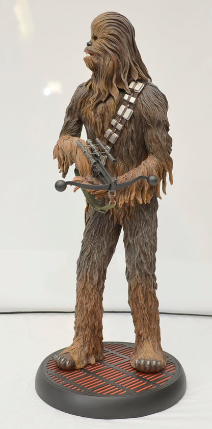 STAR WARS : SIDESHOW PREMIUM FORMAT CHEWBACCA – Front View 