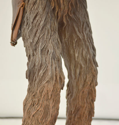 STAR WARS : SIDESHOW PREMIUM FORMAT CHEWBACCA – Legs View 