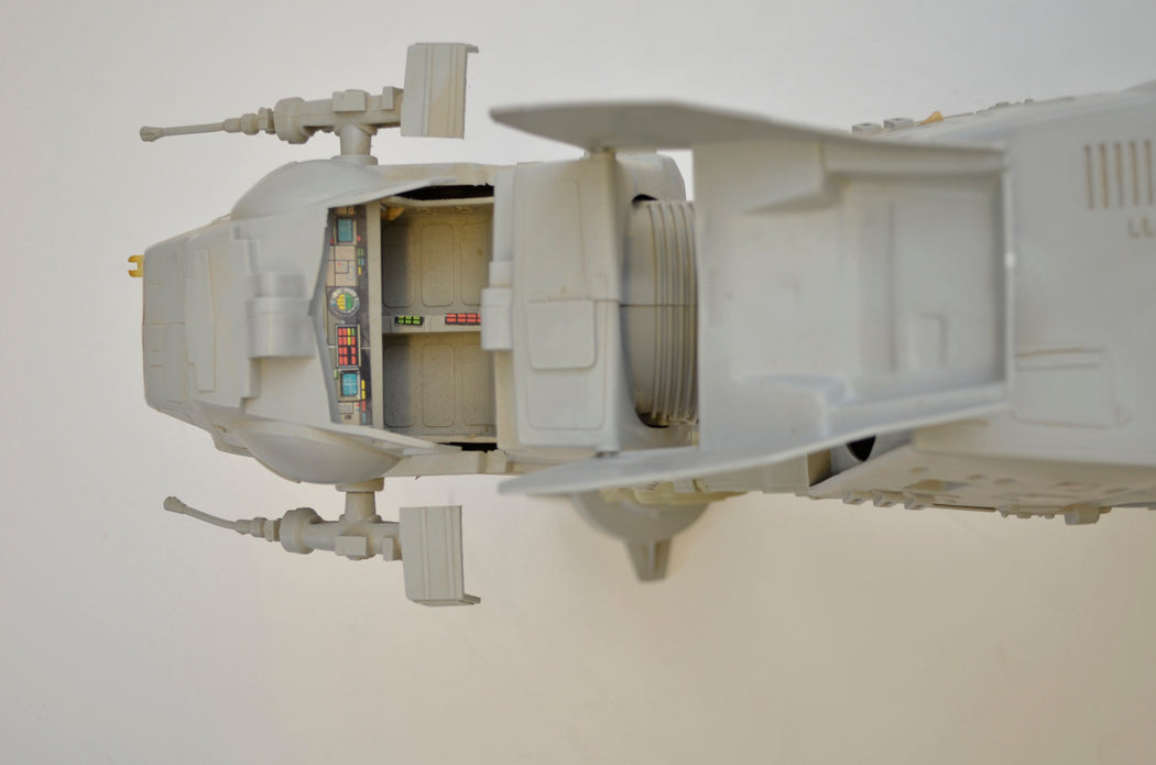 STAR WARS : EMPIRE STRIKES BACK - AT-AT - Kenner Toy - 38810 (COCKPIT View)  