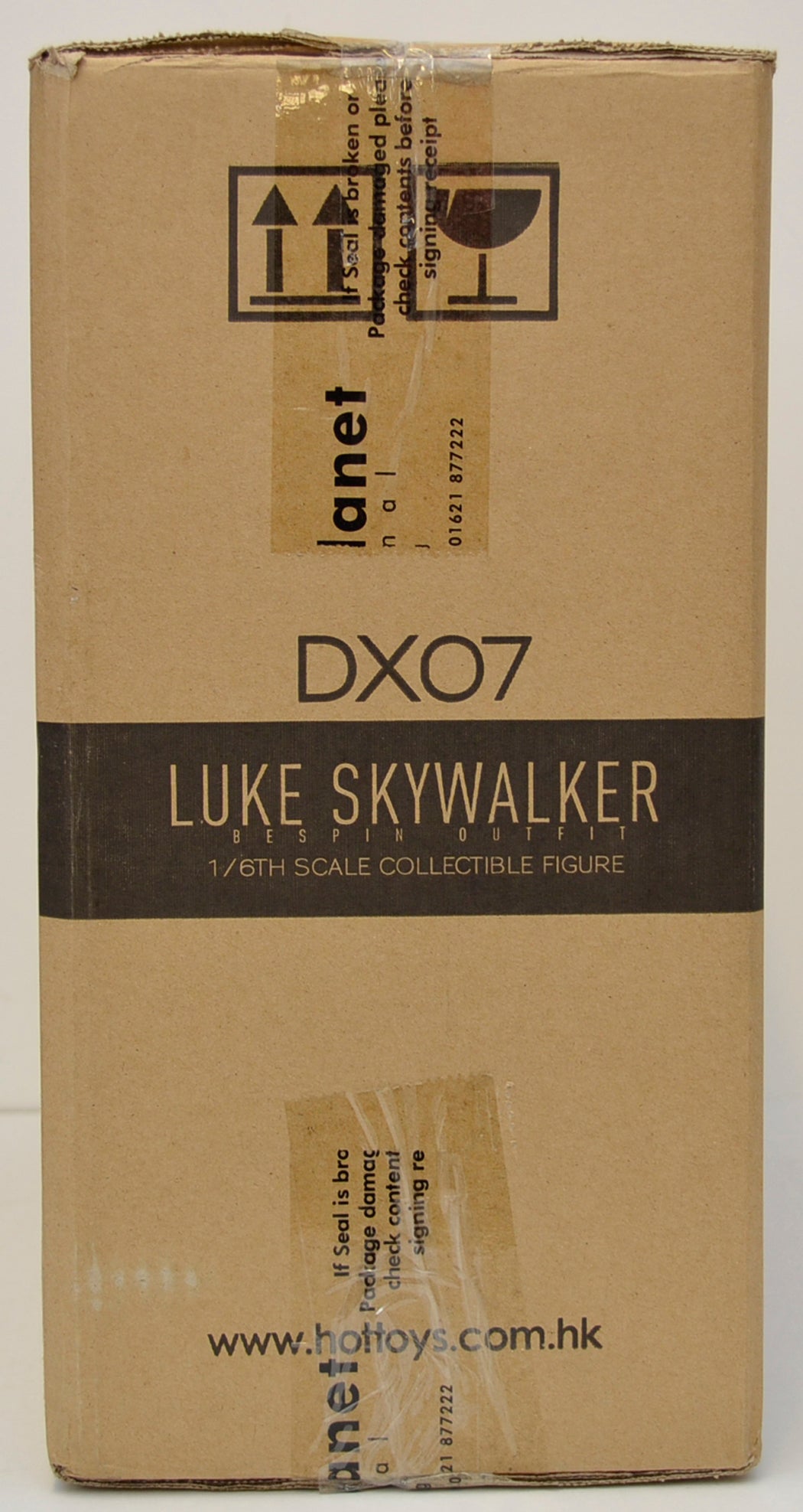 STAR WARS : HOT TOYS - LUKE SKYWALKER – BESPIN OUTFIT - DX07 – Brown Shipper Left View 