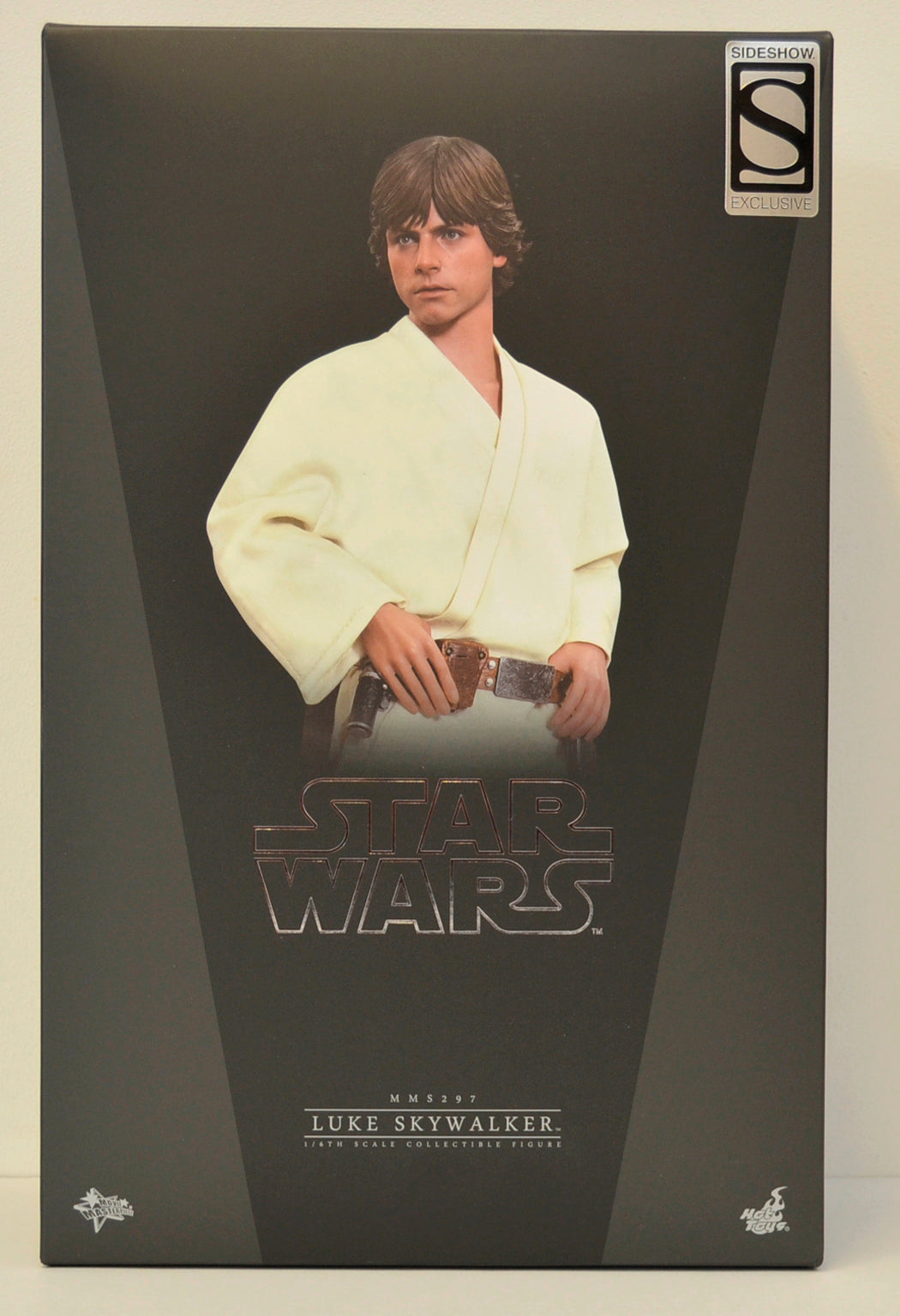 STAR WARS : HOT TOYS - LUKE SKYWALKER – SIDEHOW EXCLUSIVE – Box Front View 