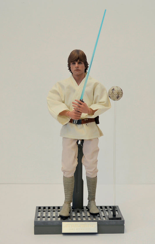 STAR WARS : HOT TOYS - LUKE SKYWALKER – SIDEHOW EXCLUSIVE – Front View 