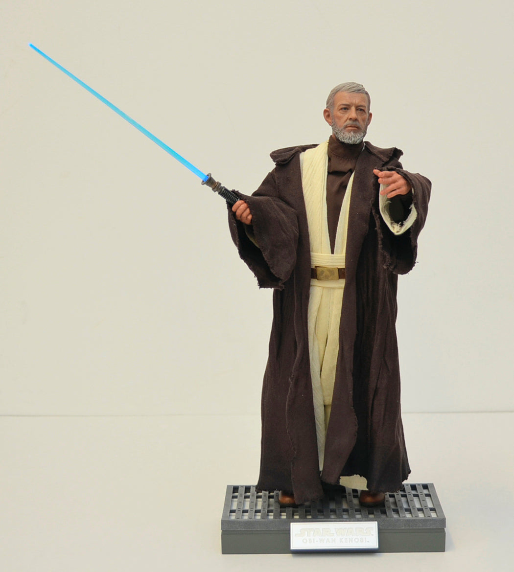 STAR WARS : HOT TOYS - OBI-WAN KENOBI – Front View 