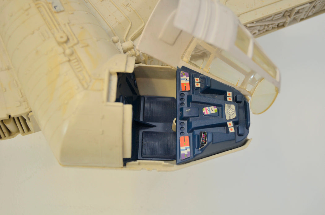 STAR WARS : EMPIRE STRIKES BACK - MILLENNIUM FALCON - Palitoy Toy 33364 (COCKPIT View)  