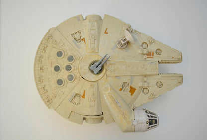 STAR WARS : EMPIRE STRIKES BACK - MILLENNIUM FALCON - Palitoy Toy 33364 (TOP View)  