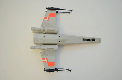 STAR WARS : EMPIRE STRIKES BACK - X-WING FIGHTER - Palitoy Toy - 33388 (BOTTOM Outside View)  