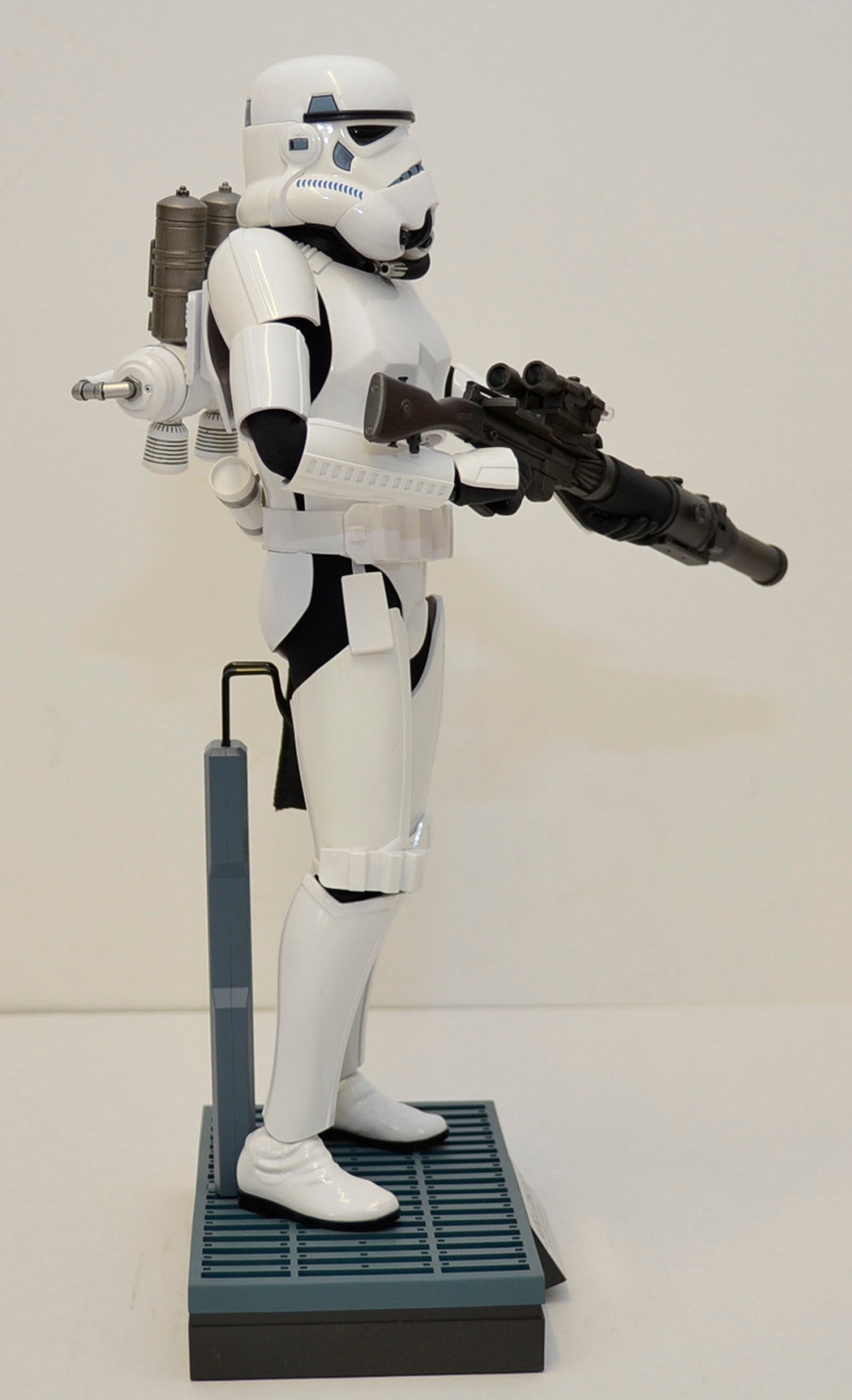 STAR WARS : HOT TOYS - SPACETROOPER – SIDEHOW EXCLUSIVE – Right View 